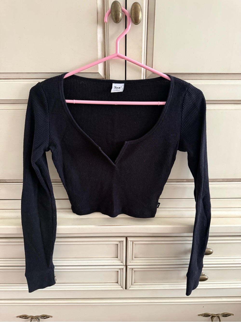 TNA Black Ribbed Long-Sleeve Scoop Crop Top